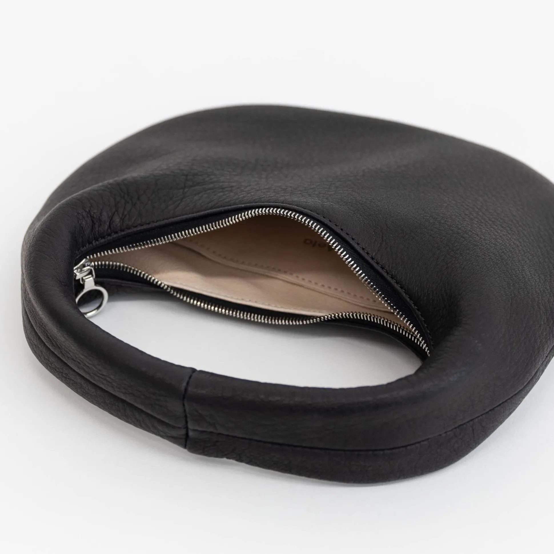 Aeta Deer Leather Round One Shoulder Bag Small Da58