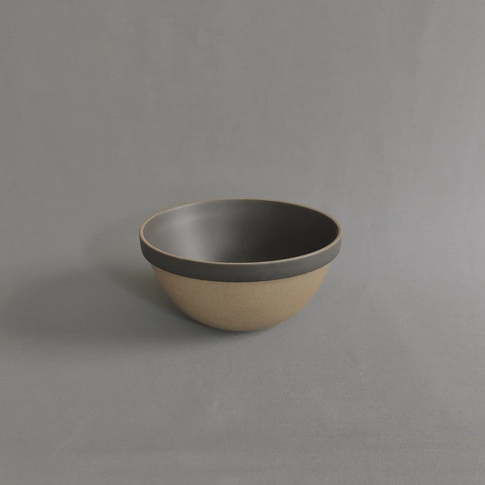 Hpb047 - Deep Round Bowl Black O 7.3/8"