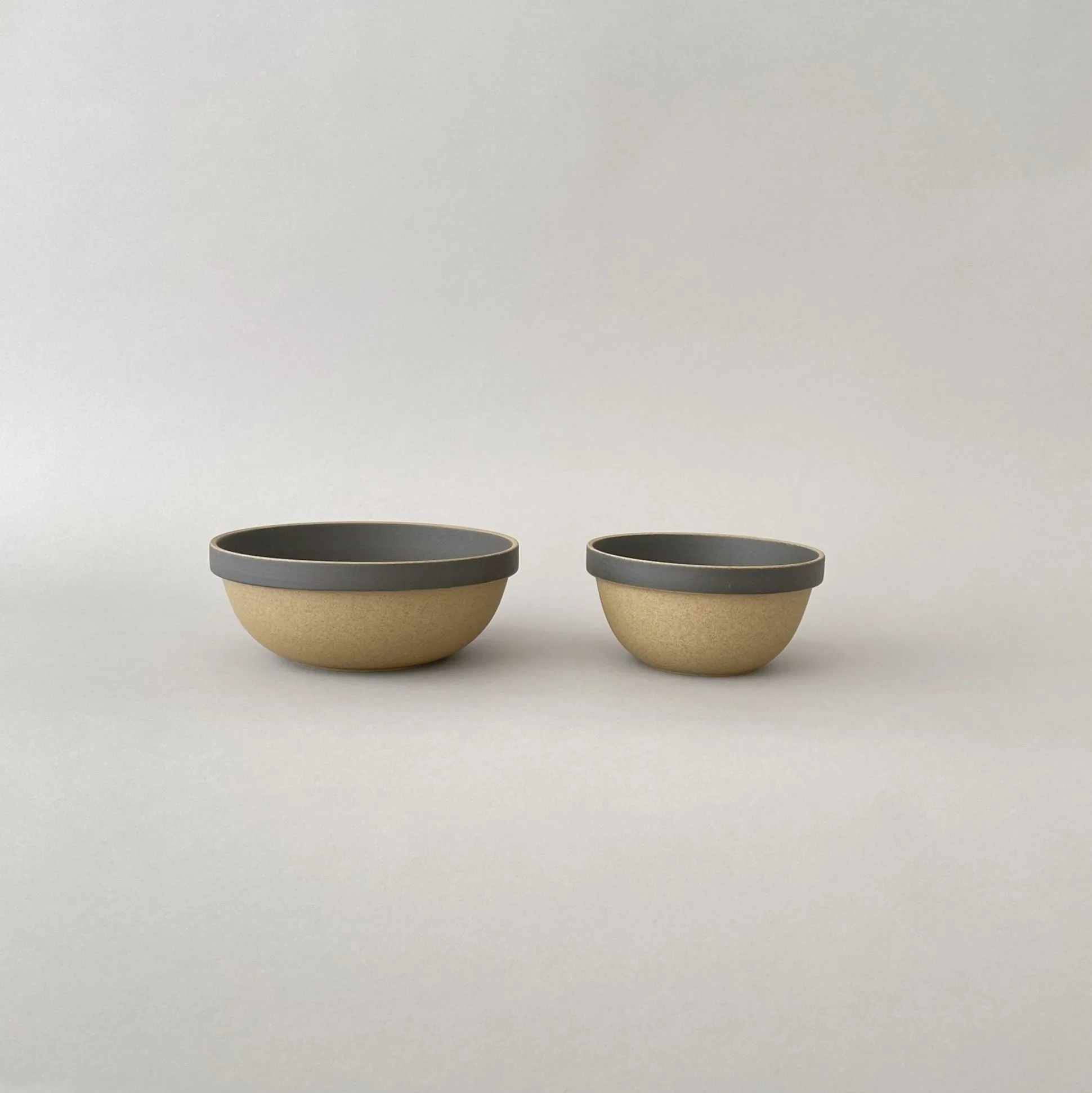 Hpb048 - Mid-Deep Round Bowl Black Small O 5.5/8"