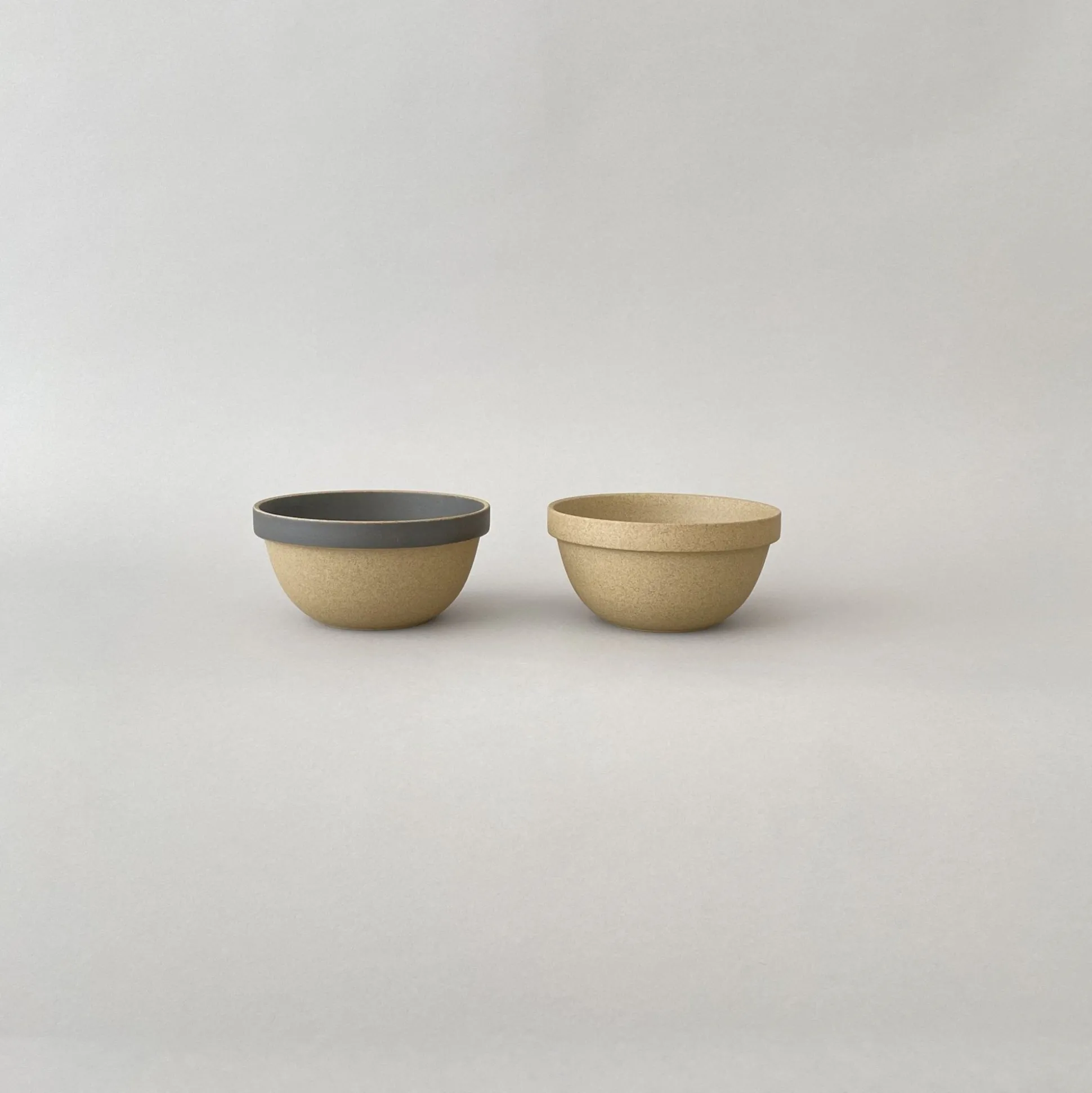 Hpb048 - Mid-Deep Round Bowl Black Small O 5.5/8"