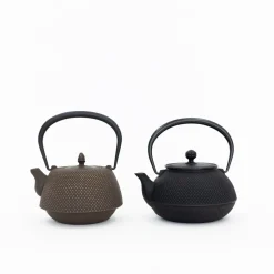 Nambu Tekki Cast Iron Teapot With Strainer - Arare