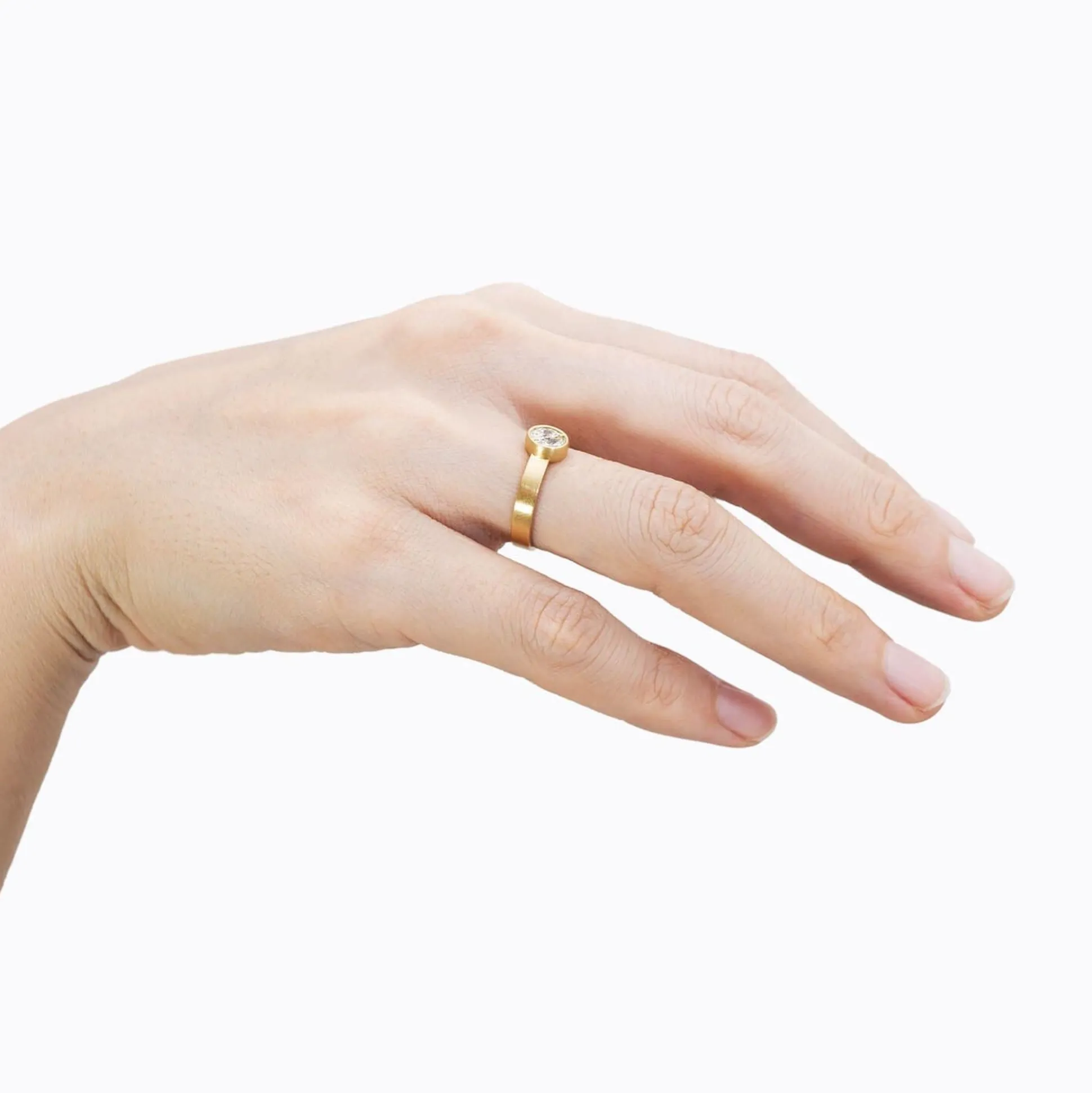Shihara Align Half Round Diamond Ring 01