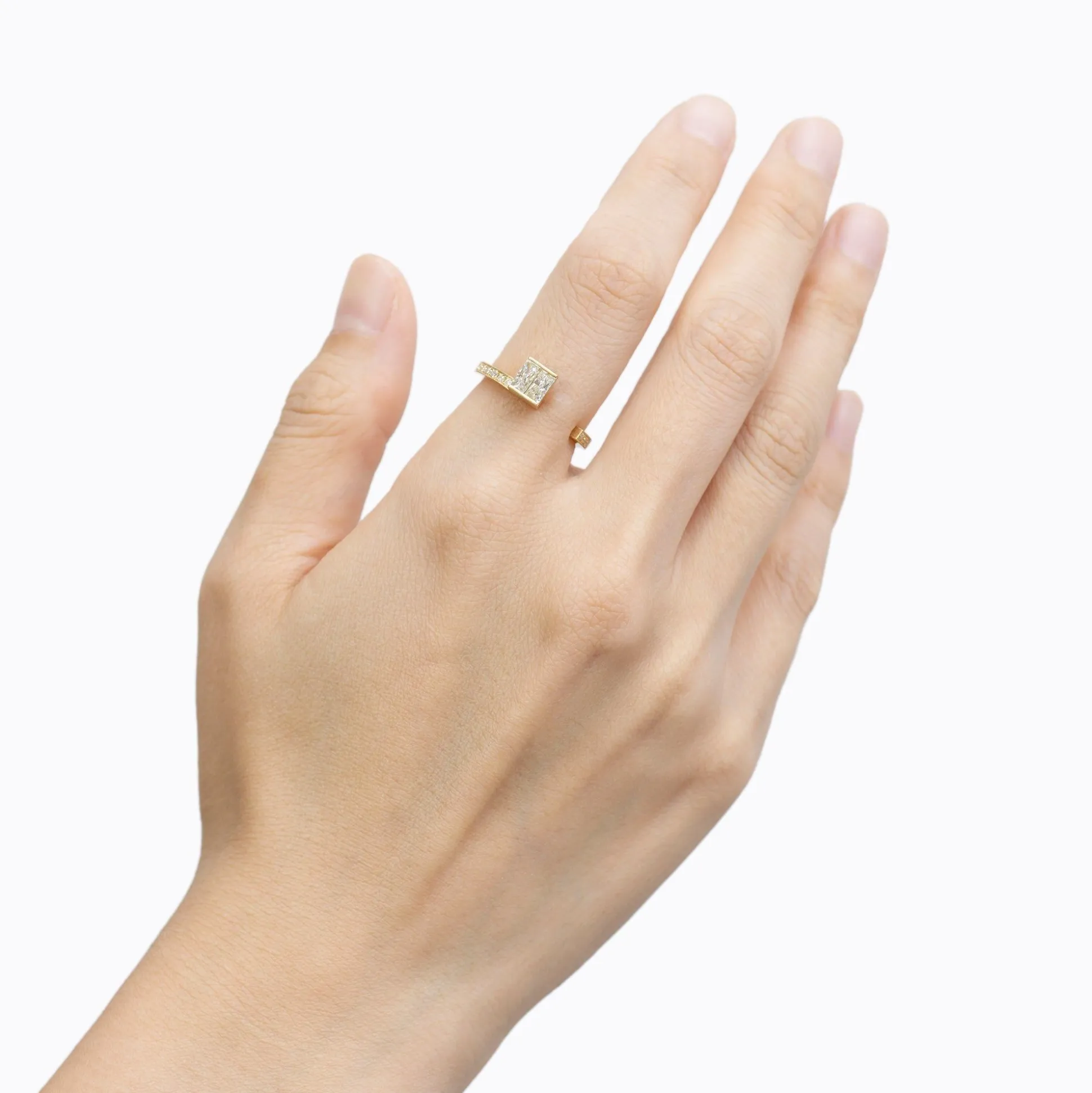 Shihara Two Stone Diamond Bond Ring 03