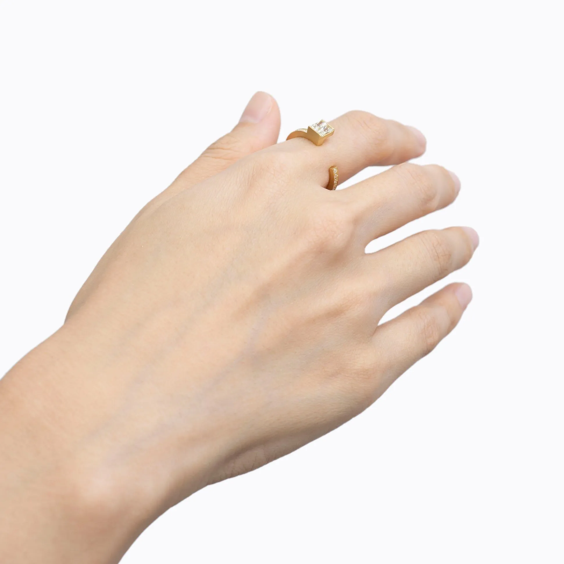 Shihara Two Stone Diamond Bond Ring 03