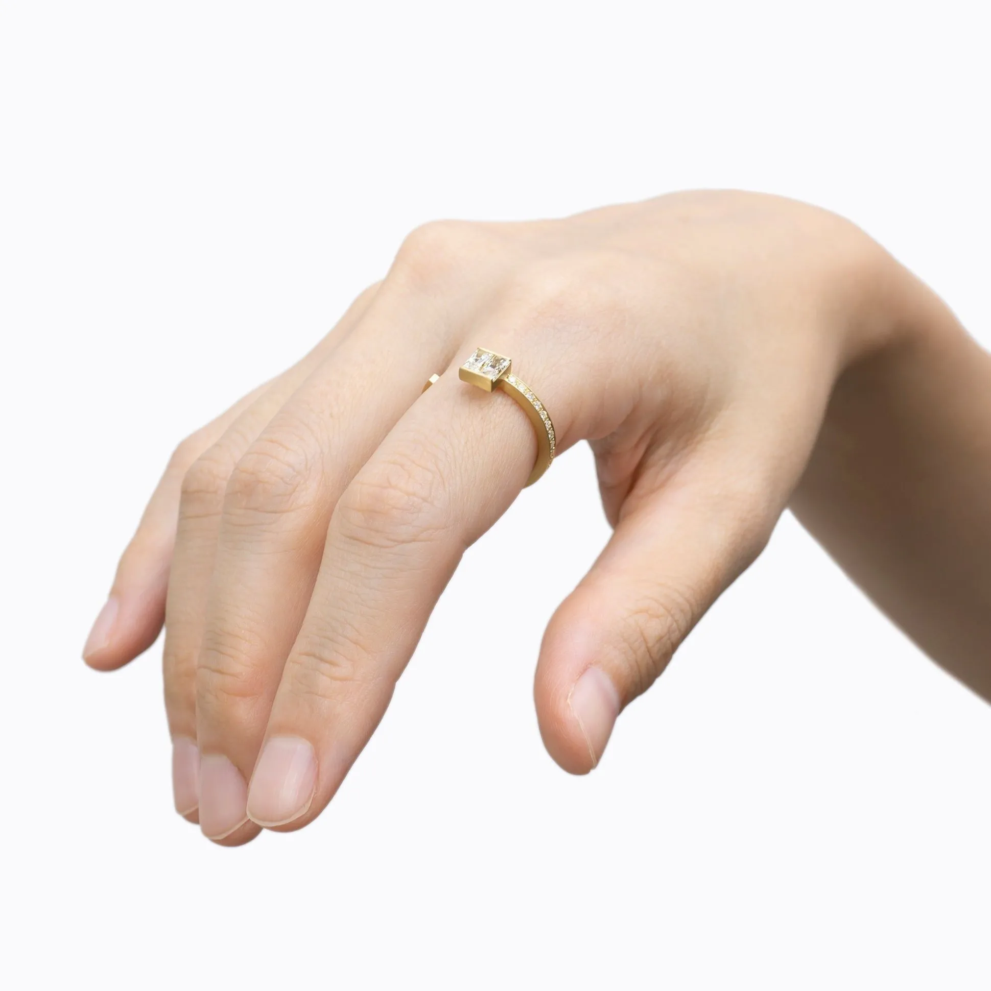 Shihara Two Stone Diamond Bond Ring 03