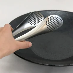 Sori Yanagi Stainless Tongs With Holes [Ts011]