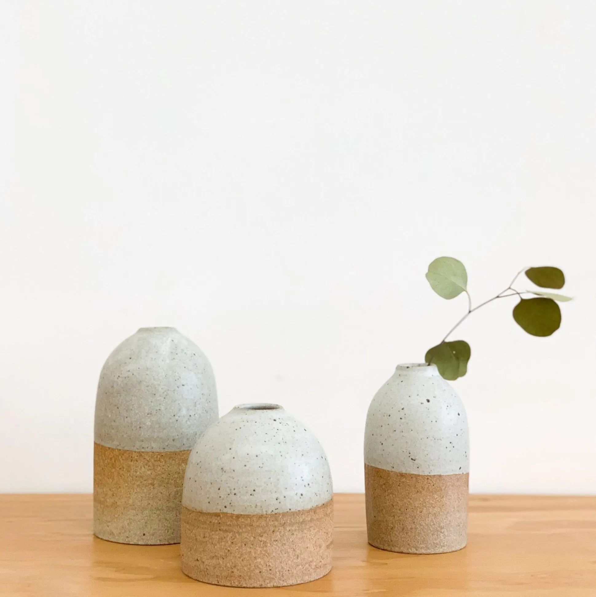 Tomoro Terra Bud Vase (Medium)